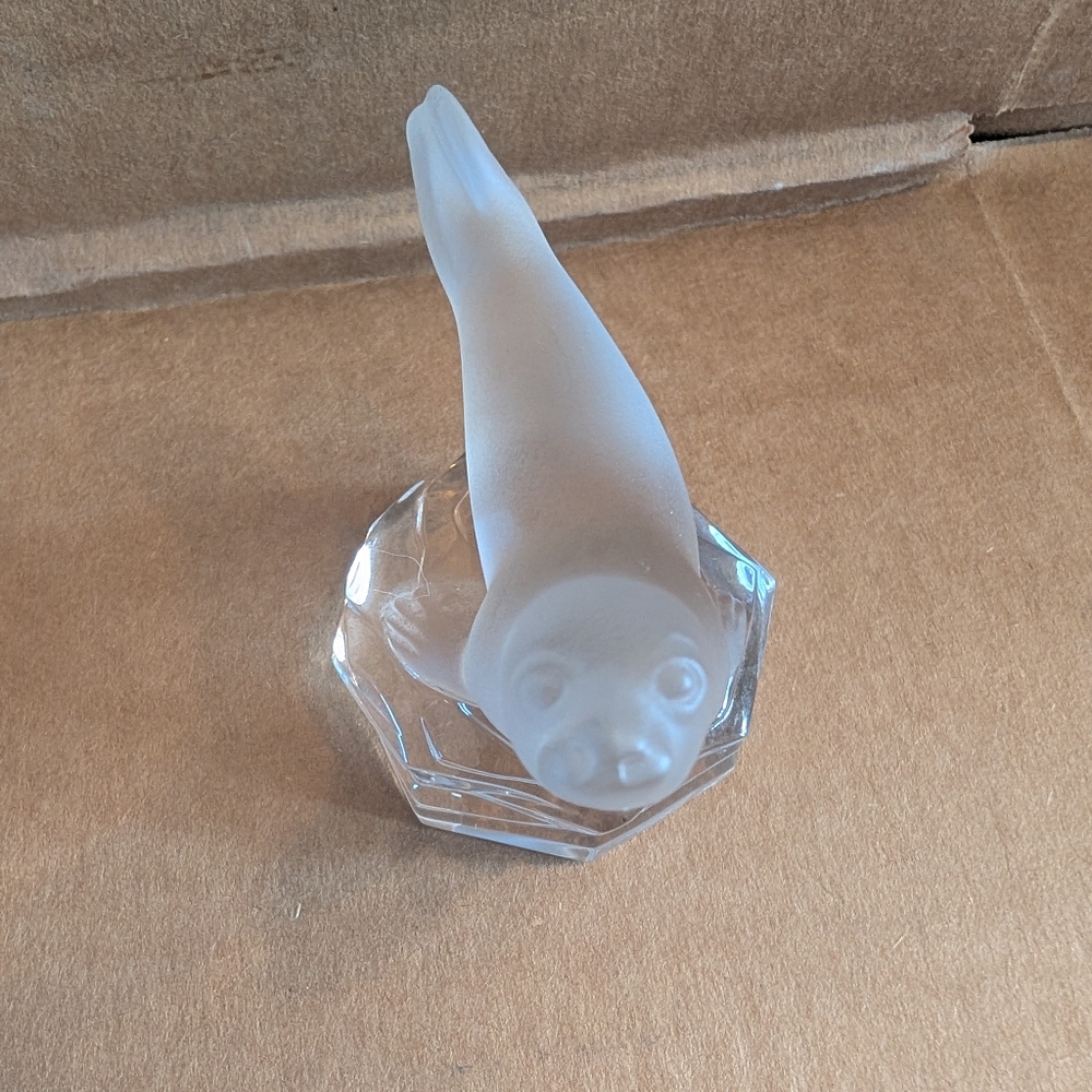 2/20$ Frosted Glass Seal Figurine 24% Crystal